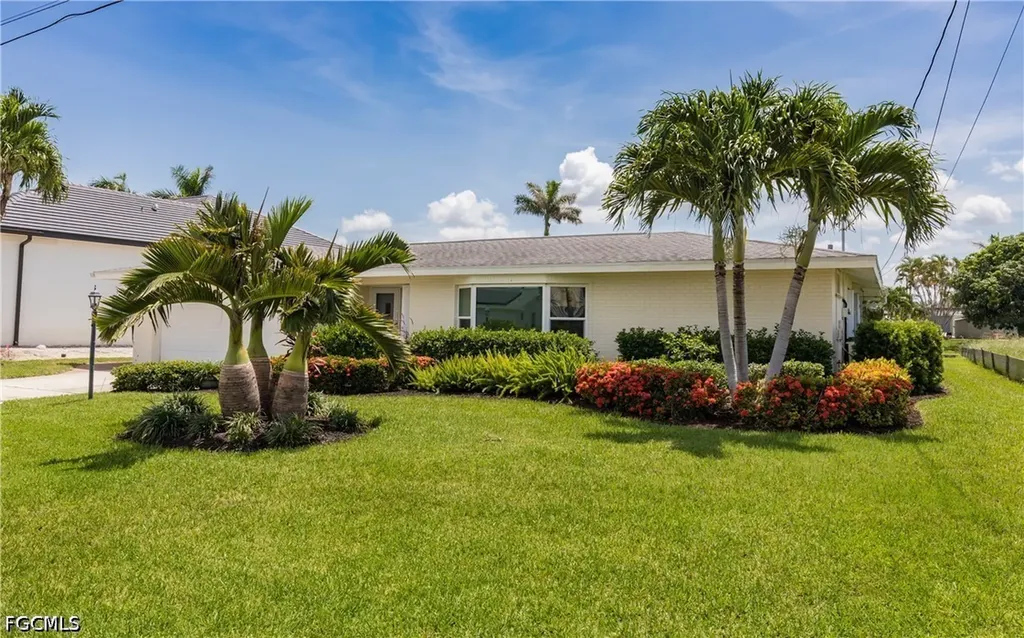 5609 De Soto Court Cape Coral FL 33904