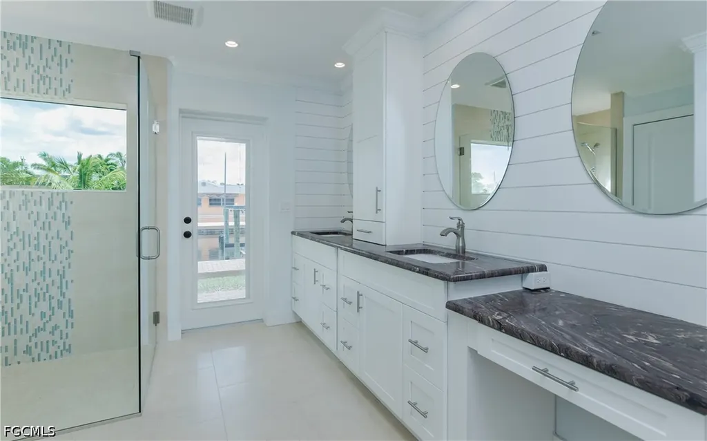 5609 De Soto Court Cape Coral FL 33904