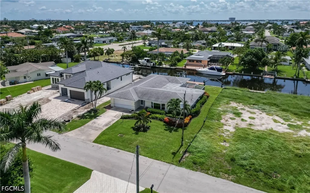 5609 De Soto Court Cape Coral FL 33904