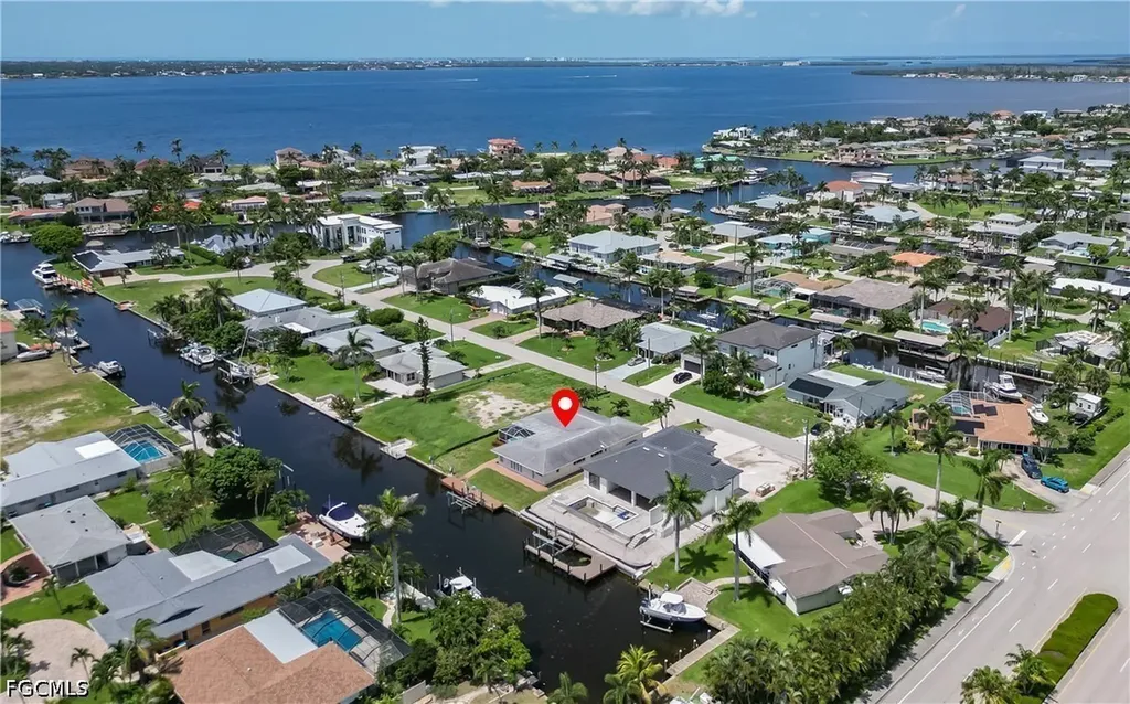 5609 De Soto Court Cape Coral FL 33904