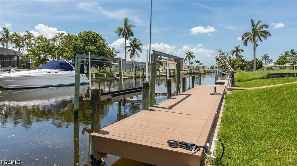 5609 De Soto Court Cape Coral FL 33904