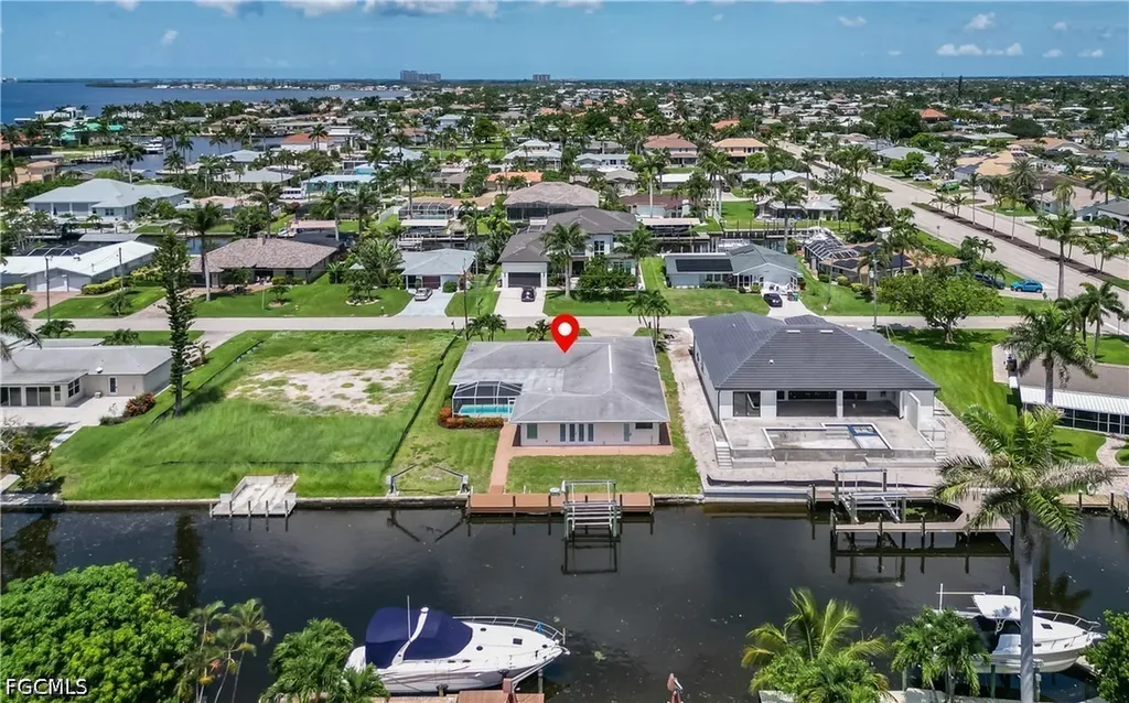 5609 De Soto Court Cape Coral FL 33904
