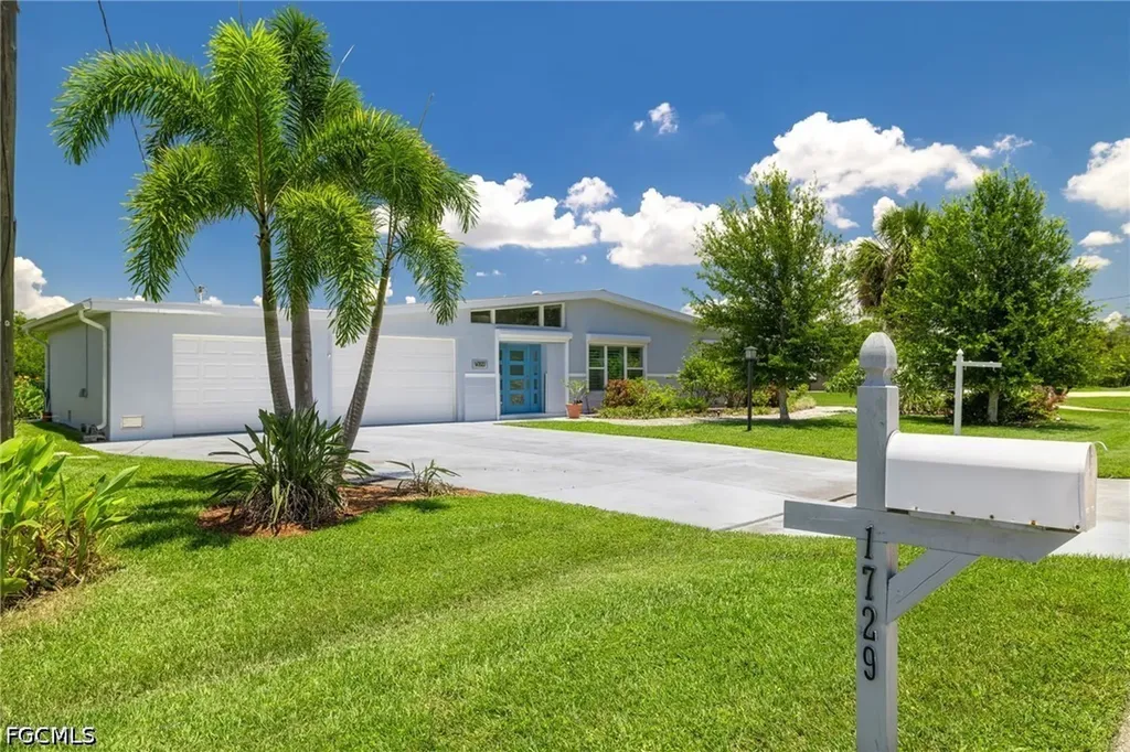 1729 Club House Road North Fort Myers FL 33917
