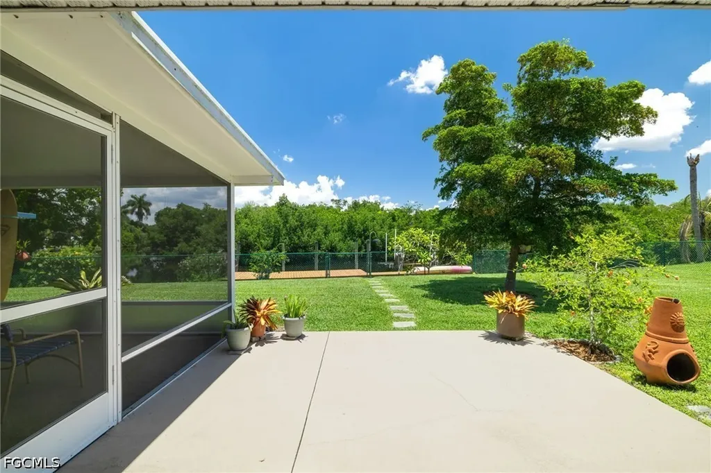 1729 Club House Road North Fort Myers FL 33917