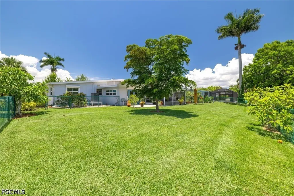 1729 Club House Road North Fort Myers FL 33917