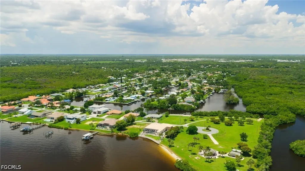 1729 Club House Road North Fort Myers FL 33917