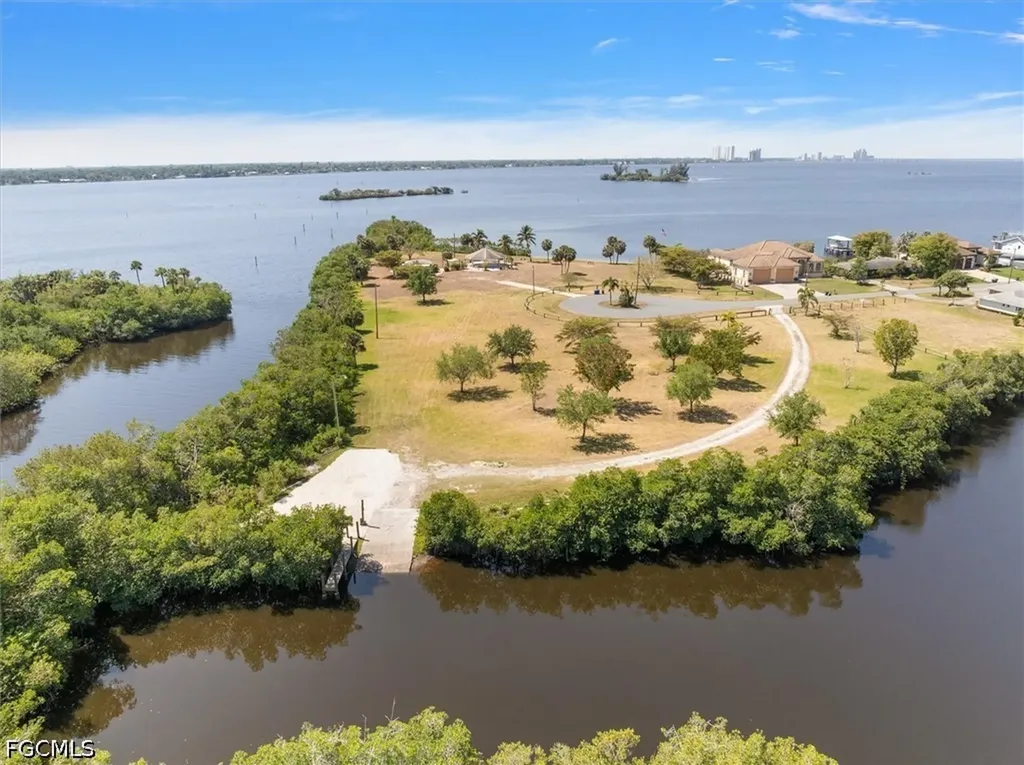 1729 Club House Road North Fort Myers FL 33917
