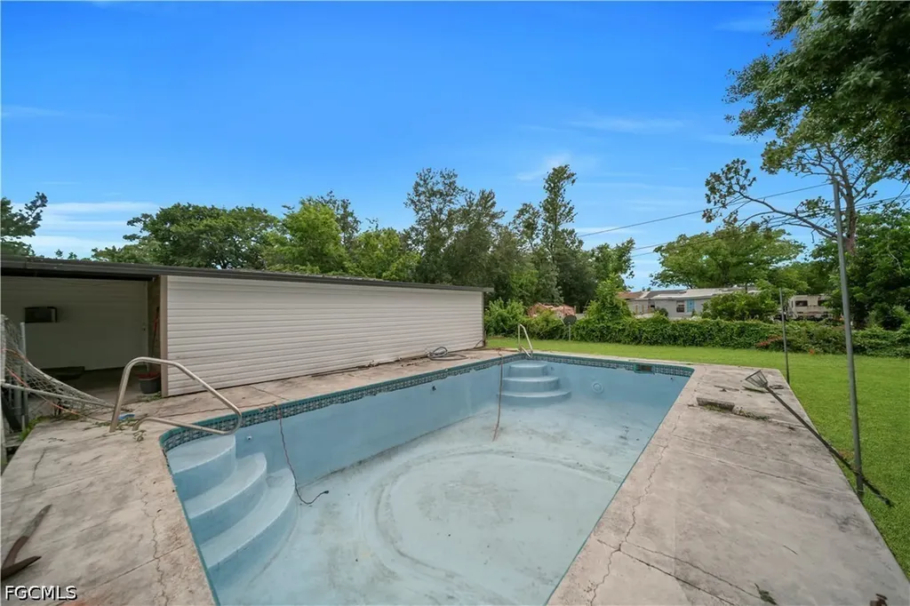 8326 Breeze Drive North Fort Myers FL 33917