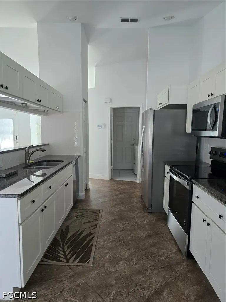 2136 SE 8th Avenue Cape Coral FL 33990