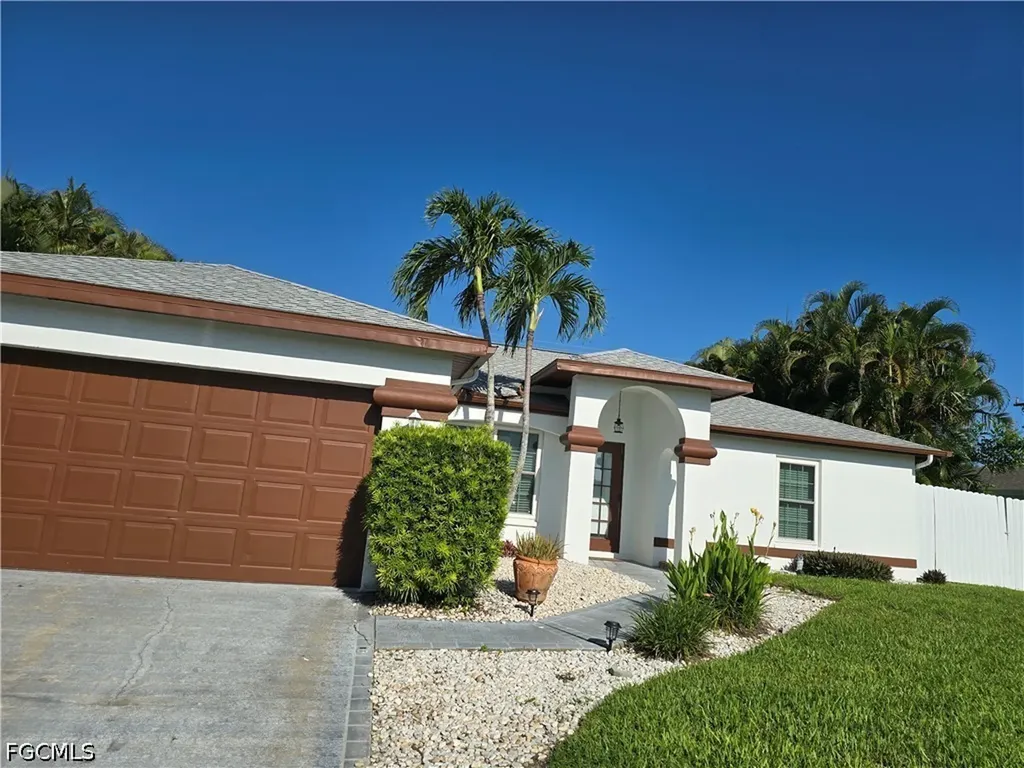 2136 SE 8th Avenue Cape Coral FL 33990
