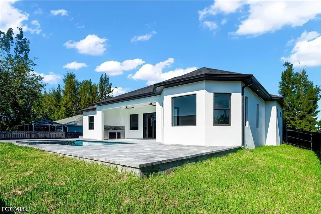 129 SW 34th Avenue Cape Coral FL 33991