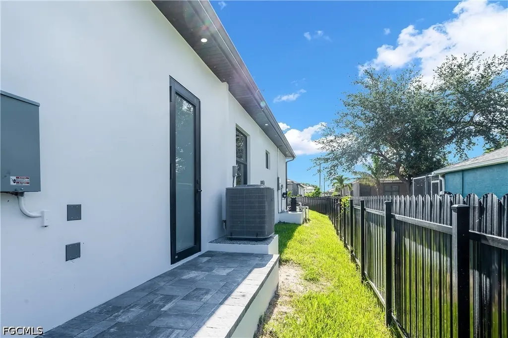 129 SW 34th Avenue Cape Coral FL 33991
