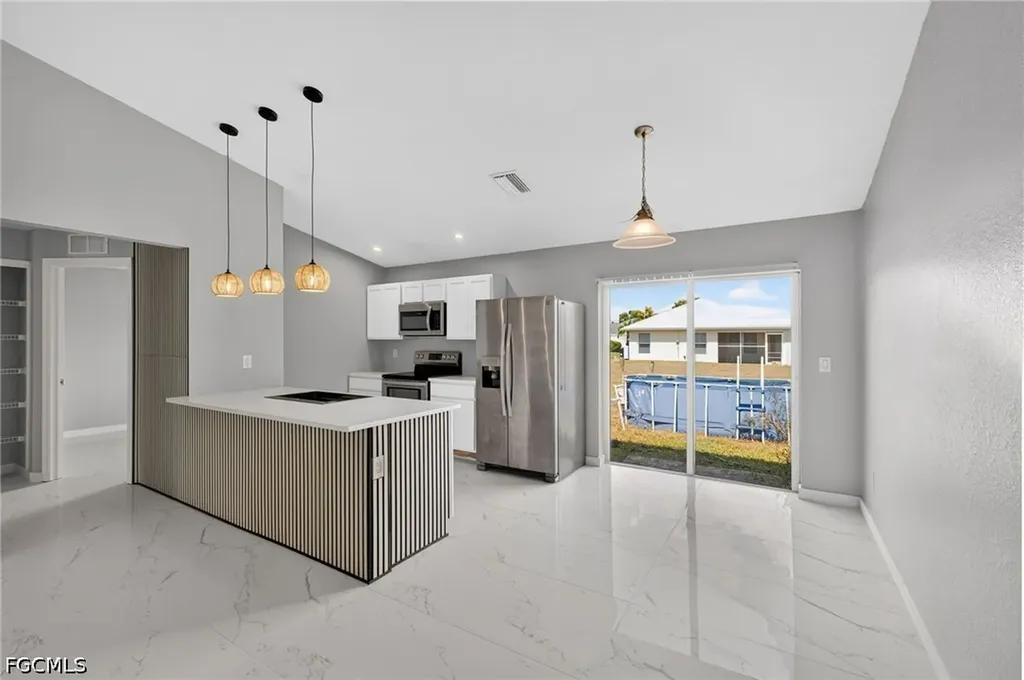 2809 NW 21st Avenue Cape Coral FL 33993