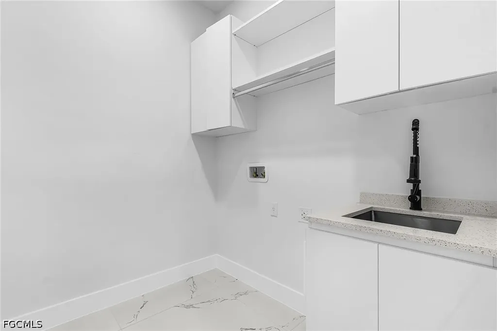 3227 NE 13th Place Cape Coral FL 33909