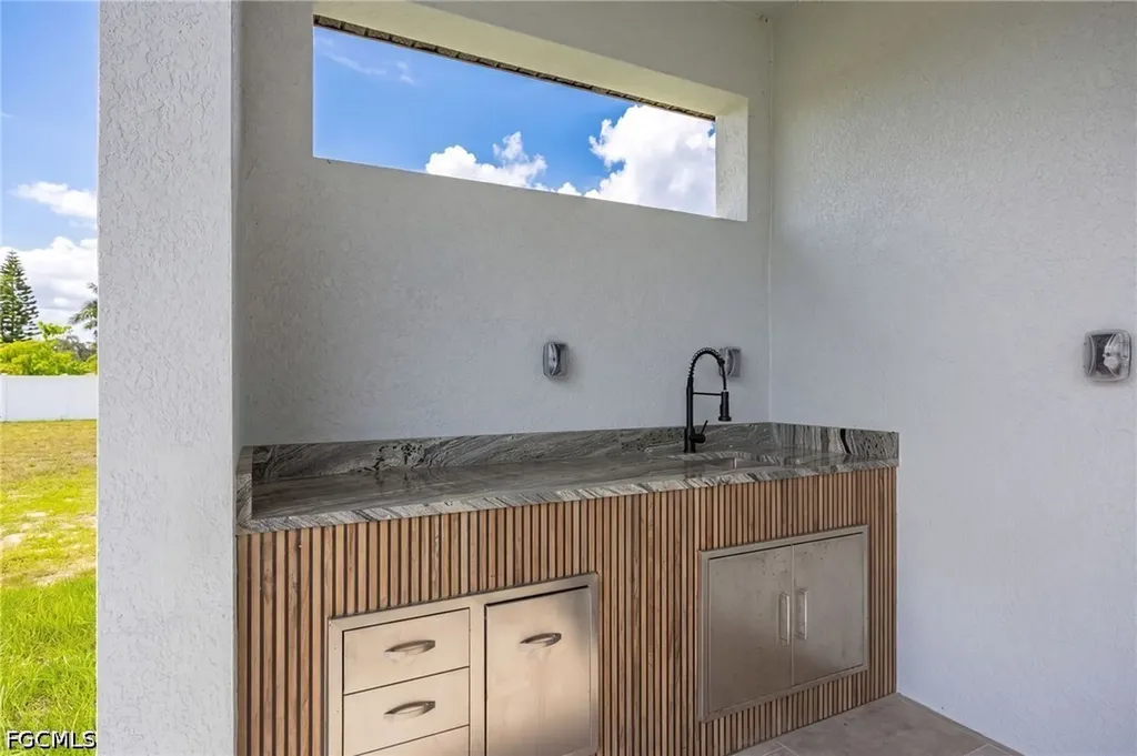 3227 NE 13th Place Cape Coral FL 33909