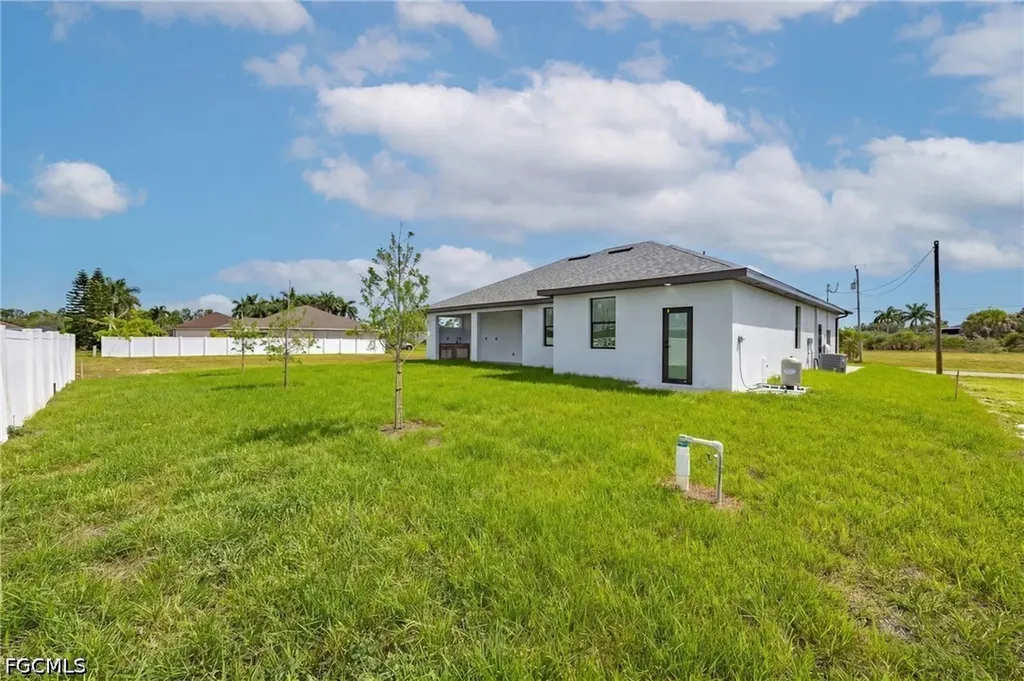 3227 NE 13th Place Cape Coral FL 33909