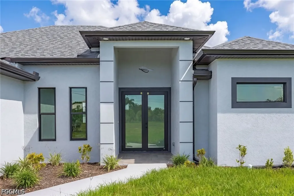 3227 NE 13th Place Cape Coral FL 33909