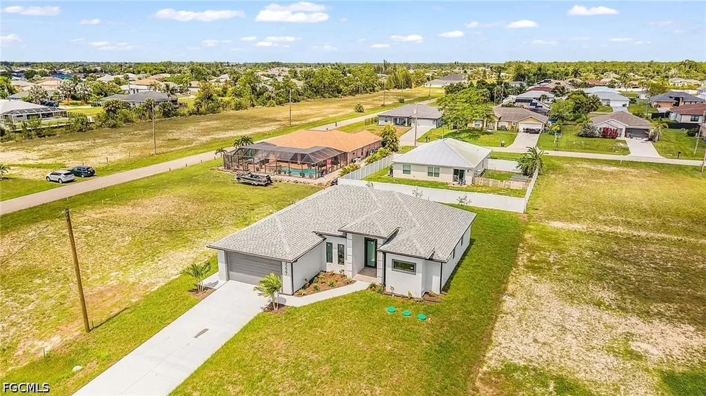 3227 NE 13th Place Cape Coral FL 33909