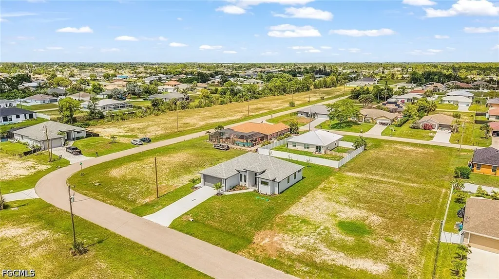 3227 NE 13th Place Cape Coral FL 33909