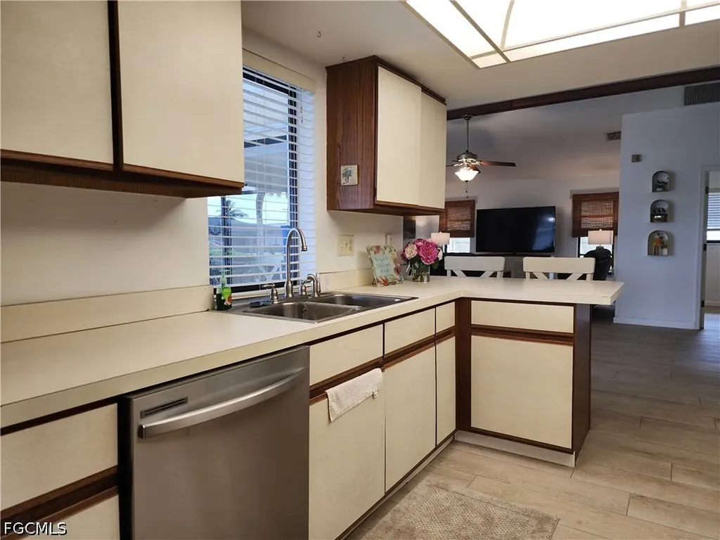 1822 SE 11th Terrace Cape Coral FL 33990