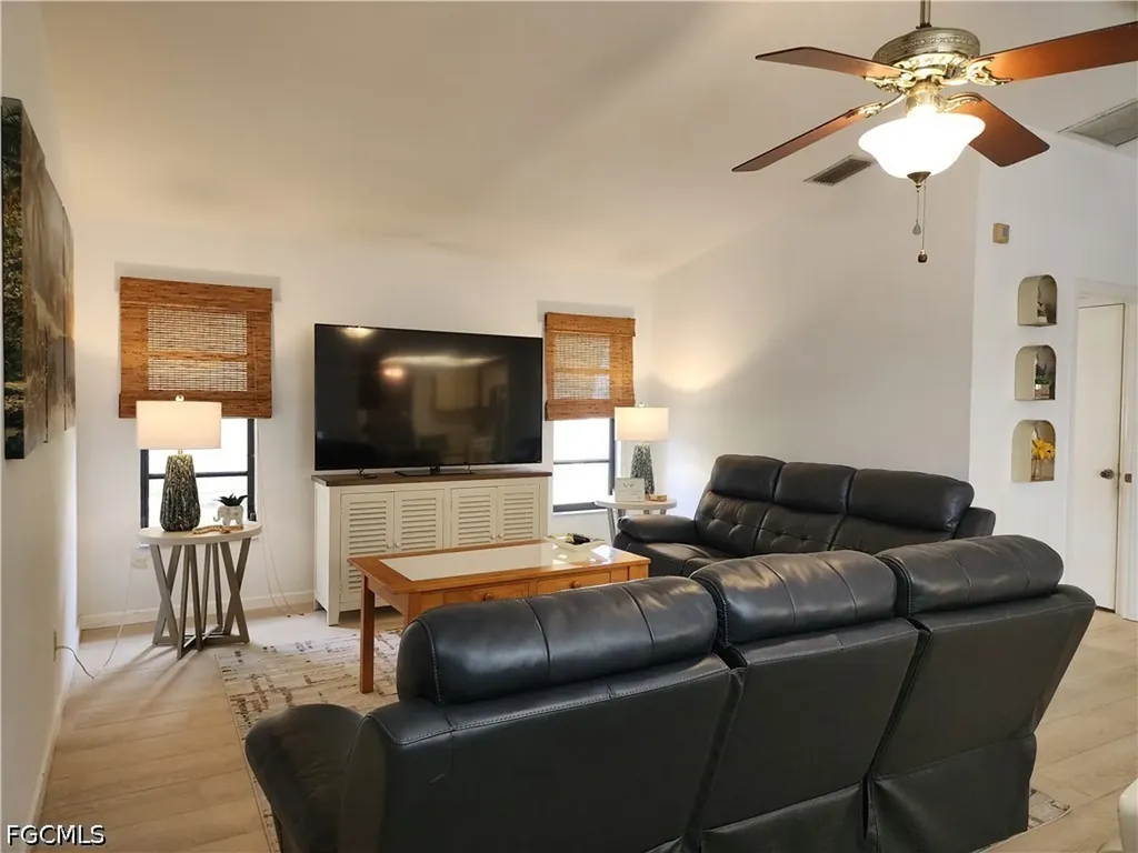 1822 SE 11th Terrace Cape Coral FL 33990