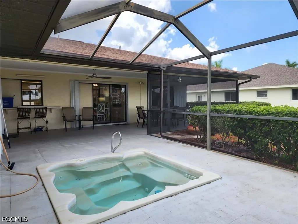 1822 SE 11th Terrace Cape Coral FL 33990