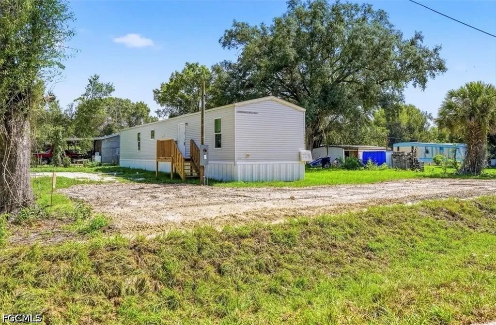 1468 Navaho Avenue Labelle FL 33935