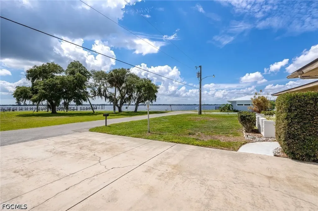 1805 Stevenson Road North Fort Myers FL 33917