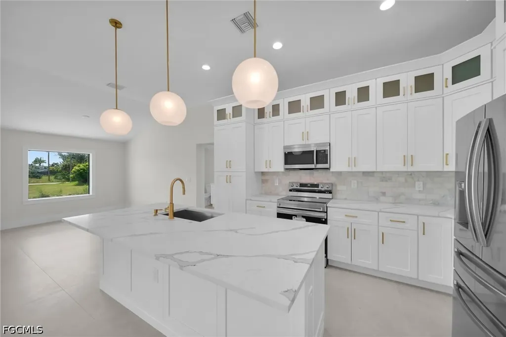 1213 NW 25th Place Cape Coral FL 33993