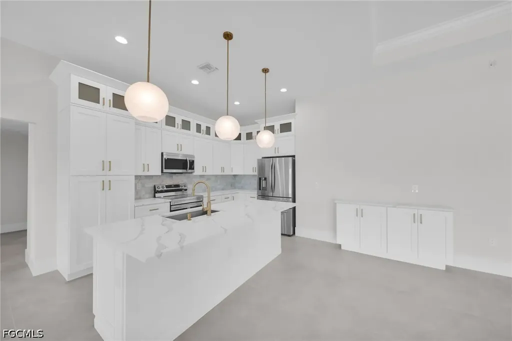 1213 NW 25th Place Cape Coral FL 33993