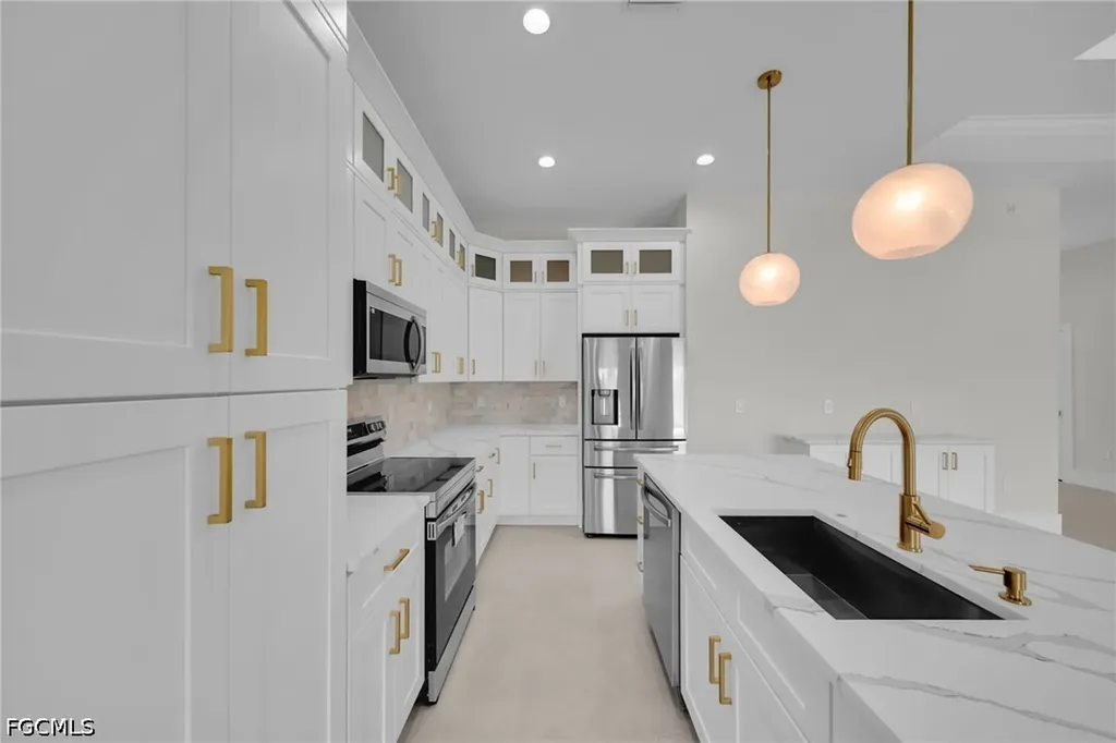 1213 NW 25th Place Cape Coral FL 33993