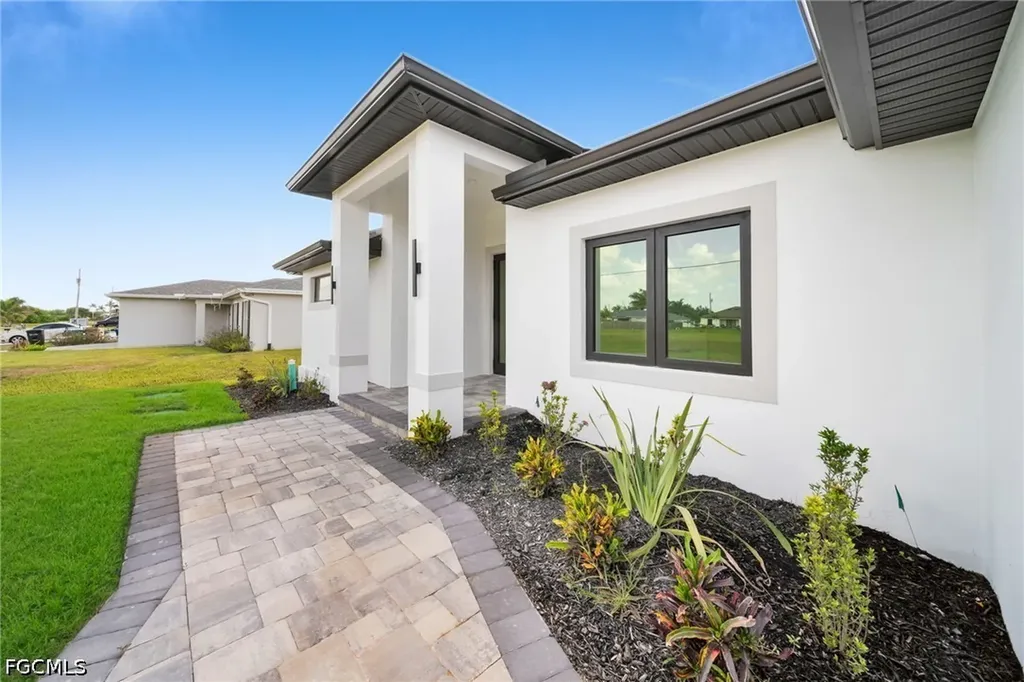 1213 NW 25th Place Cape Coral FL 33993