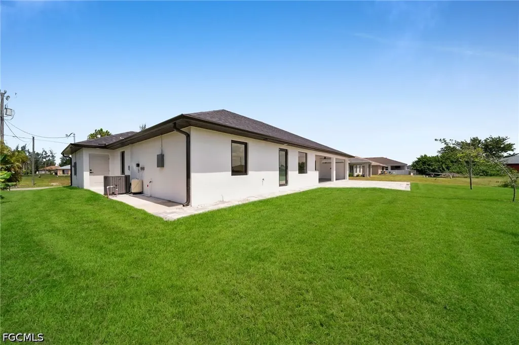1213 NW 25th Place Cape Coral FL 33993