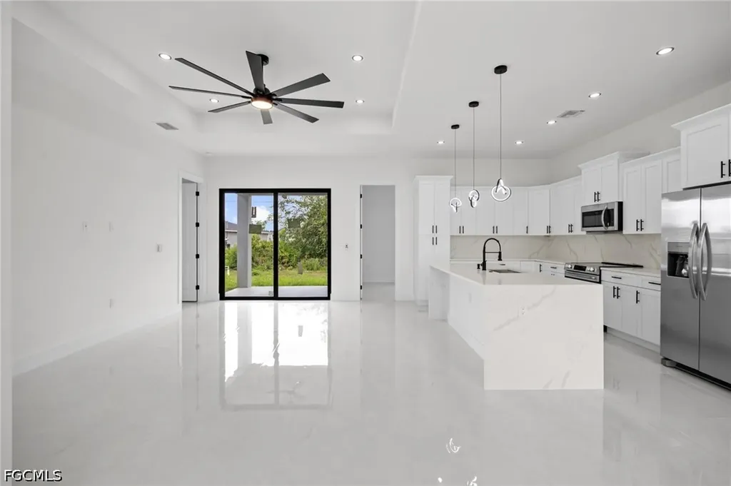 2815 37th Street SW Lehigh Acres FL 33976