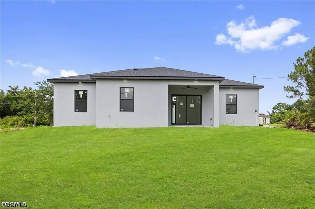 2815 37th Street SW Lehigh Acres FL 33976