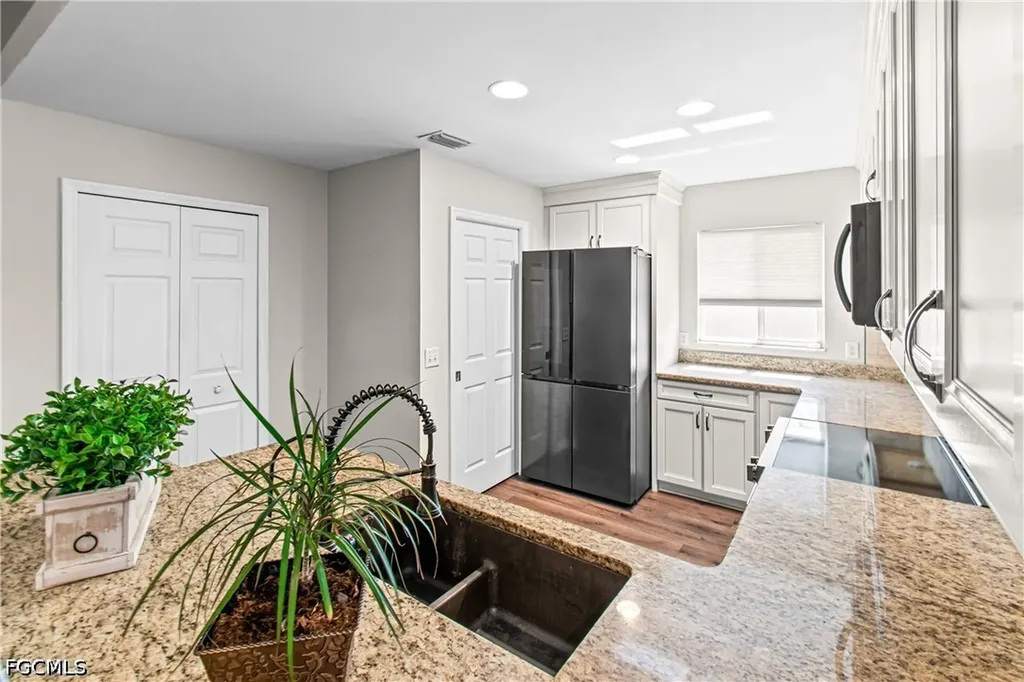 1215 SW 31st Terrace Cape Coral FL 33914