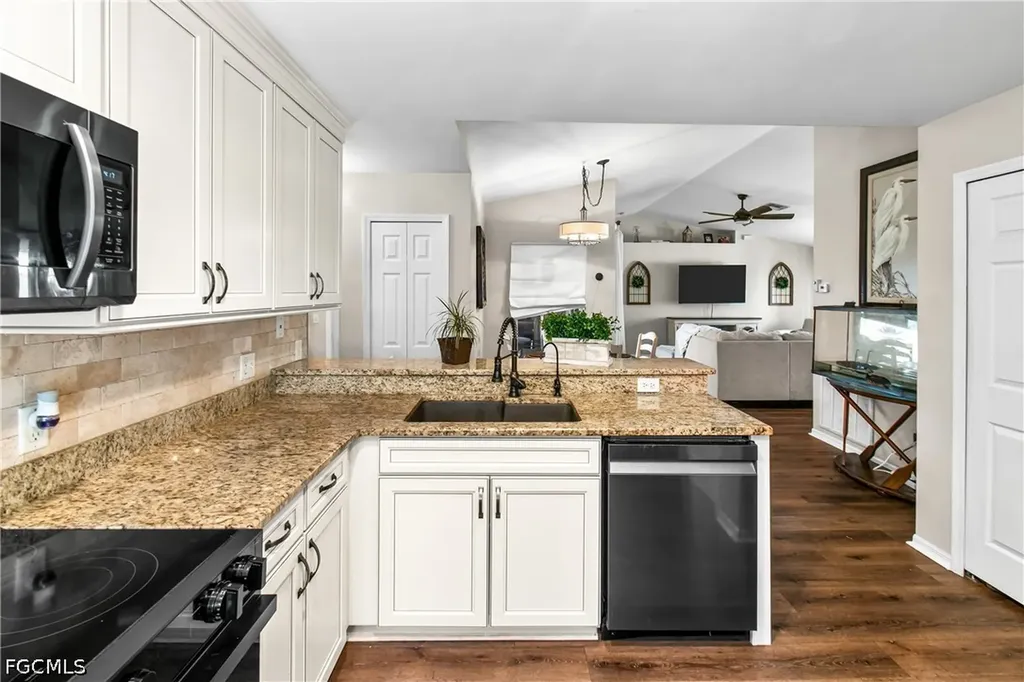 1215 SW 31st Terrace Cape Coral FL 33914
