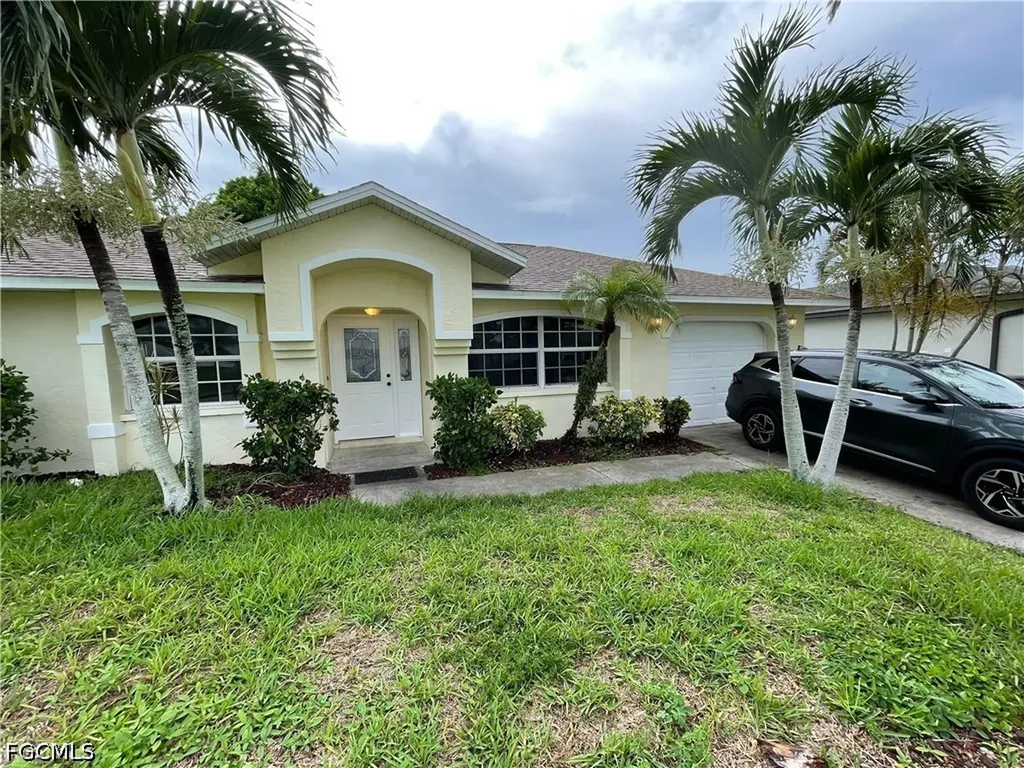 2712 SW 2nd Avenue Cape Coral FL 33914