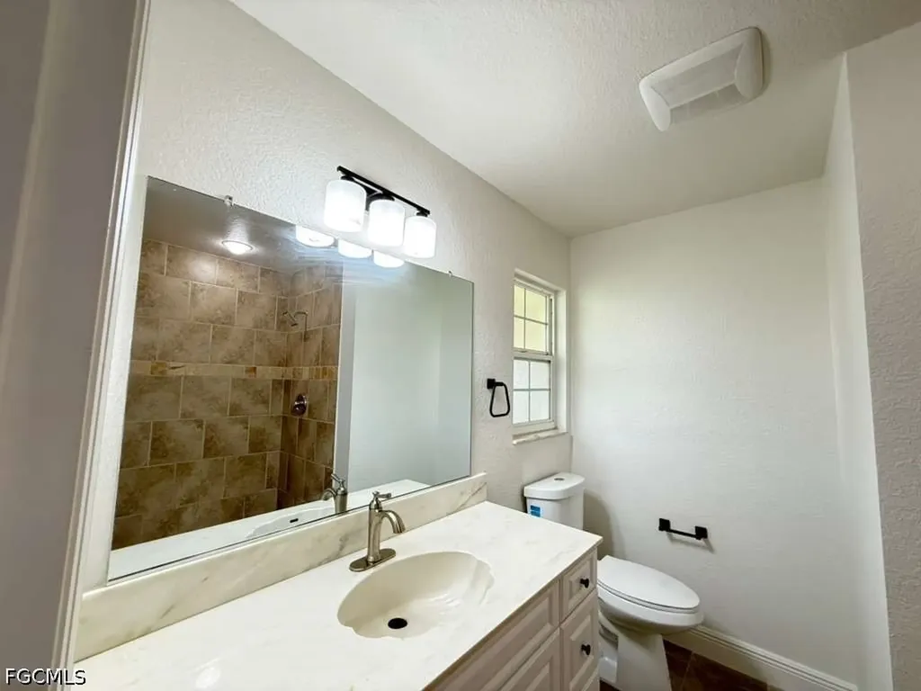 2712 SW 2nd Avenue Cape Coral FL 33914