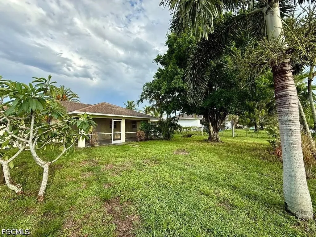 2712 SW 2nd Avenue Cape Coral FL 33914