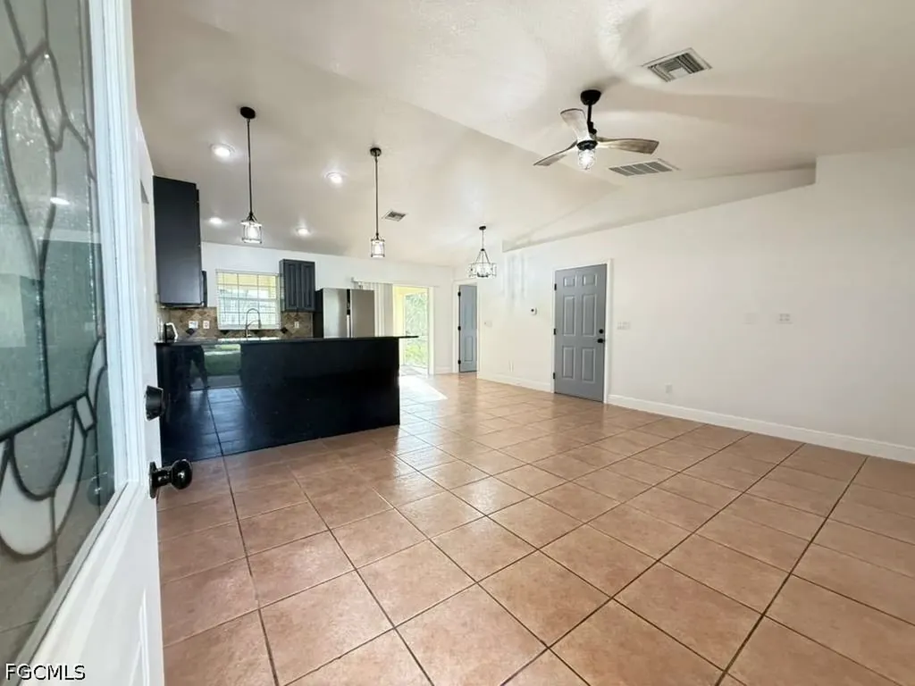 2712 SW 2nd Avenue Cape Coral FL 33914