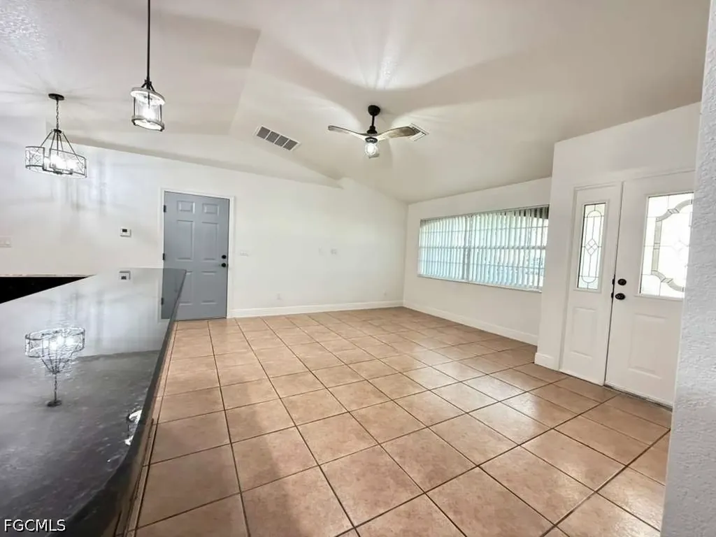 2712 SW 2nd Avenue Cape Coral FL 33914