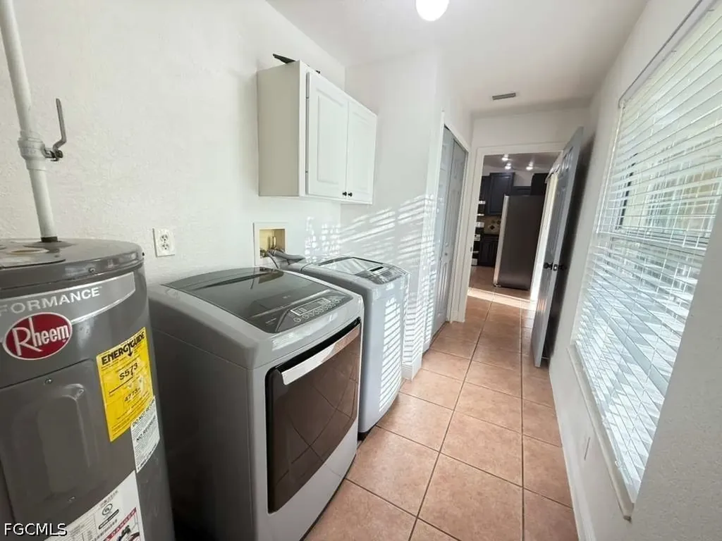 2712 SW 2nd Avenue Cape Coral FL 33914