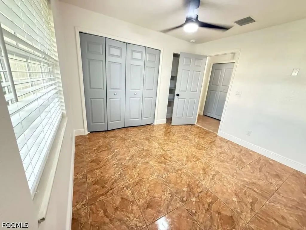 2712 SW 2nd Avenue Cape Coral FL 33914