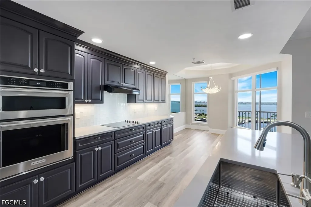 6021 Silver King Boulevard Cape Coral FL 33914