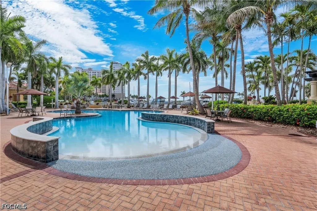 6021 Silver King Boulevard Cape Coral FL 33914