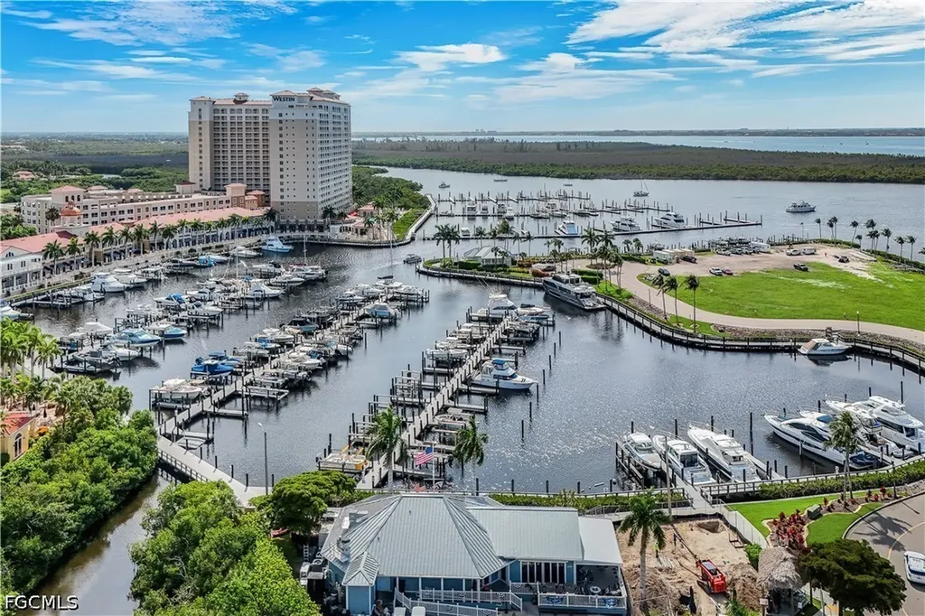 6021 Silver King Boulevard Cape Coral FL 33914