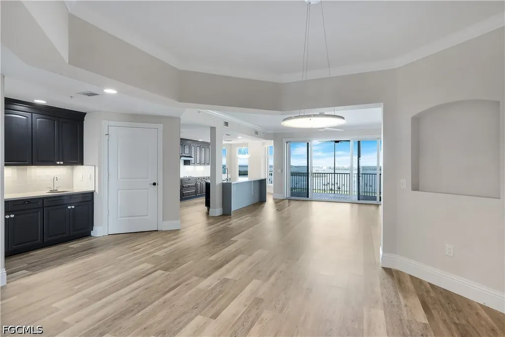 6021 Silver King Boulevard Cape Coral FL 33914