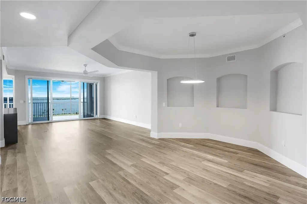 6021 Silver King Boulevard Cape Coral FL 33914
