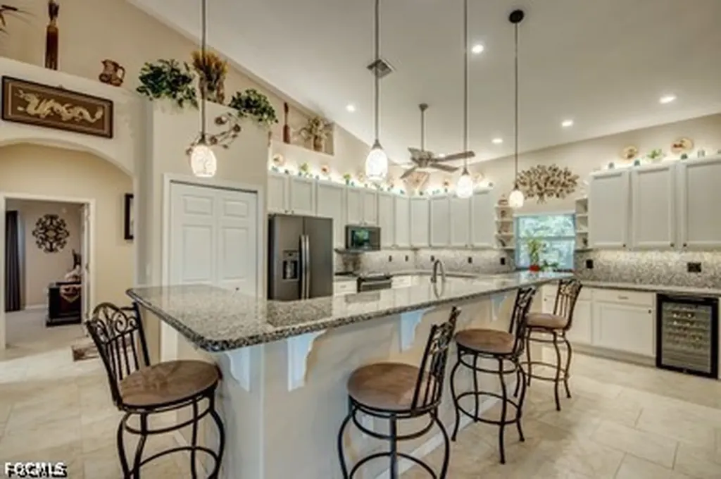 2804 NE 3rd Avenue Cape Coral FL 33909